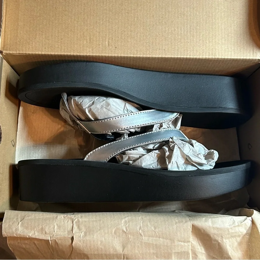 OluKai Women's Black and Silver‎ Sandals Brand New with Box Sz 11